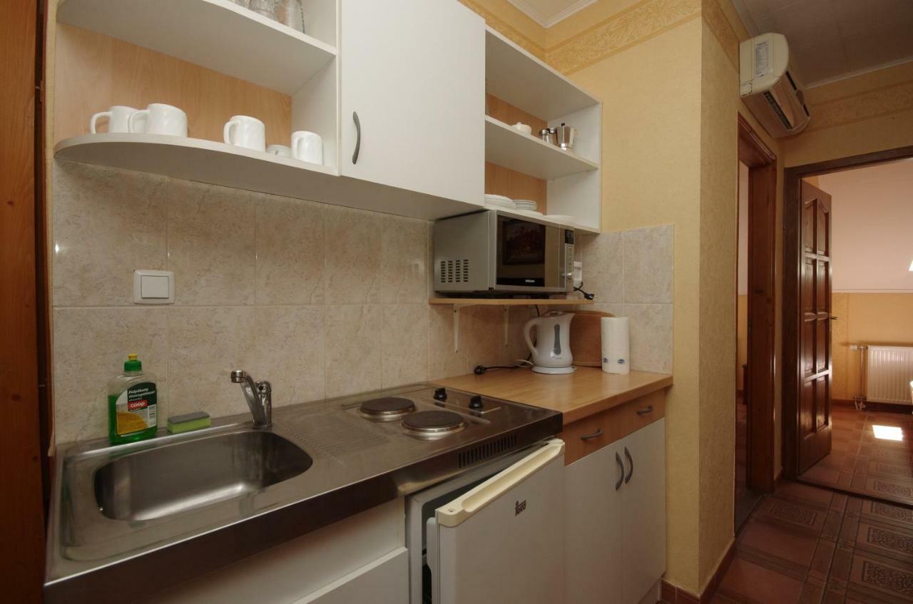 Burg Apartman Gyula Exterior foto